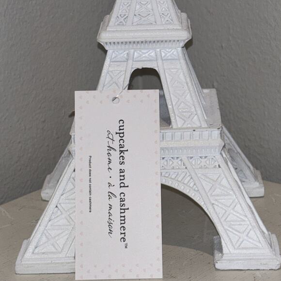 Cupcakes & Cashmere Eiffel Tower White with Red Heart Valentine's Day Statue NEW - Picture 3 of 6